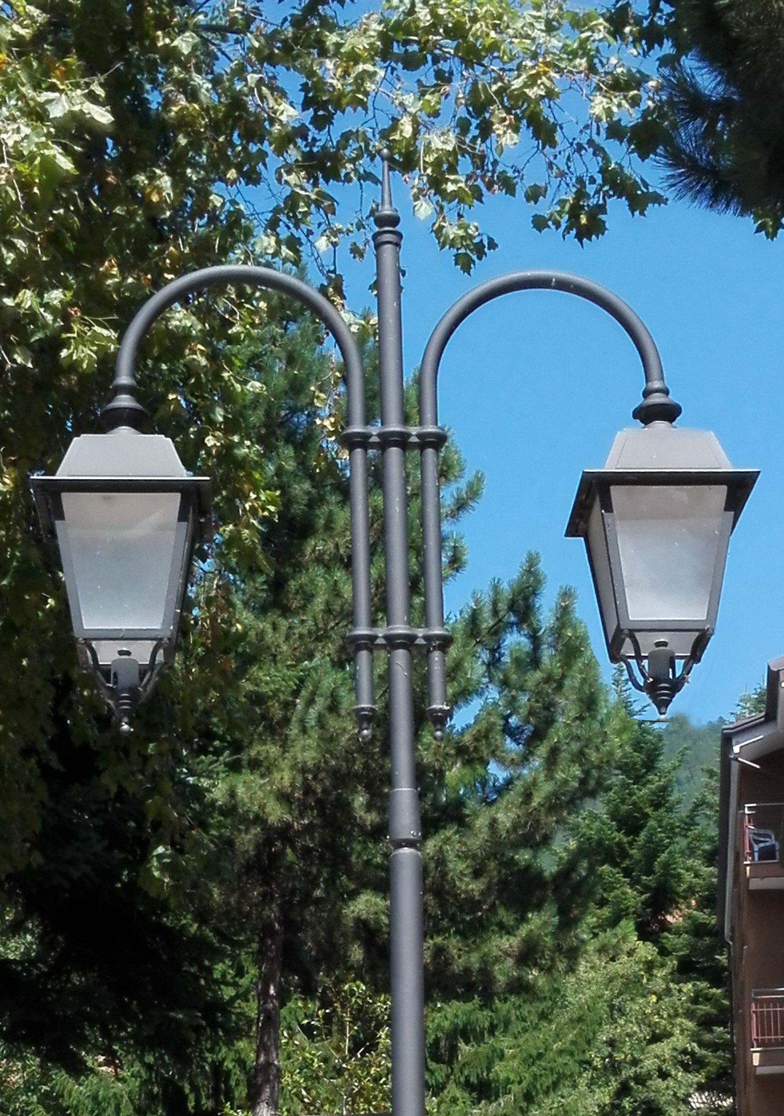 BRACKETS FOR POSTS
